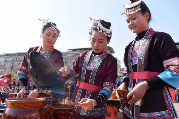 2018年娛樂圈：倒掉的流量，反轉的大叔，流星般的新人