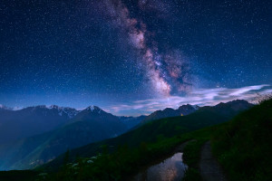 春晚?yè)碥O、異國(guó)思鄉(xiāng)、堅(jiān)守崗位… 這個(gè)除夕夜,你是怎樣度過(guò)?